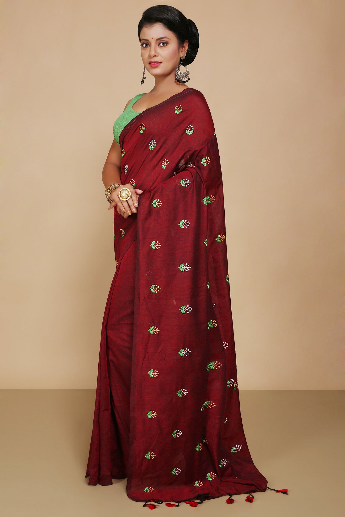 Lamp Embroidery Cotton saree With Blouse Piece (Maroon)