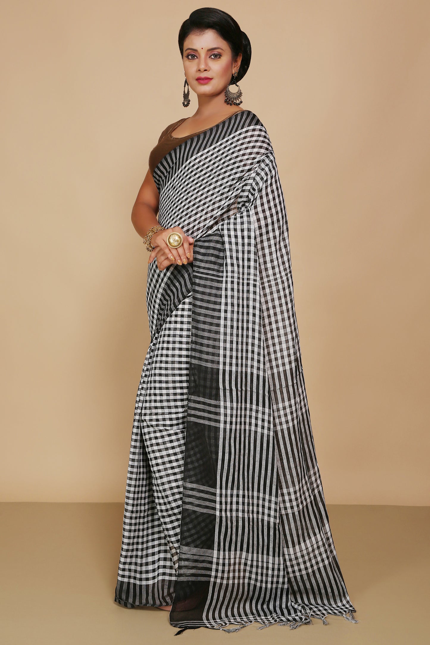 Cotton Check Saree With Blouse Piece (White Black)