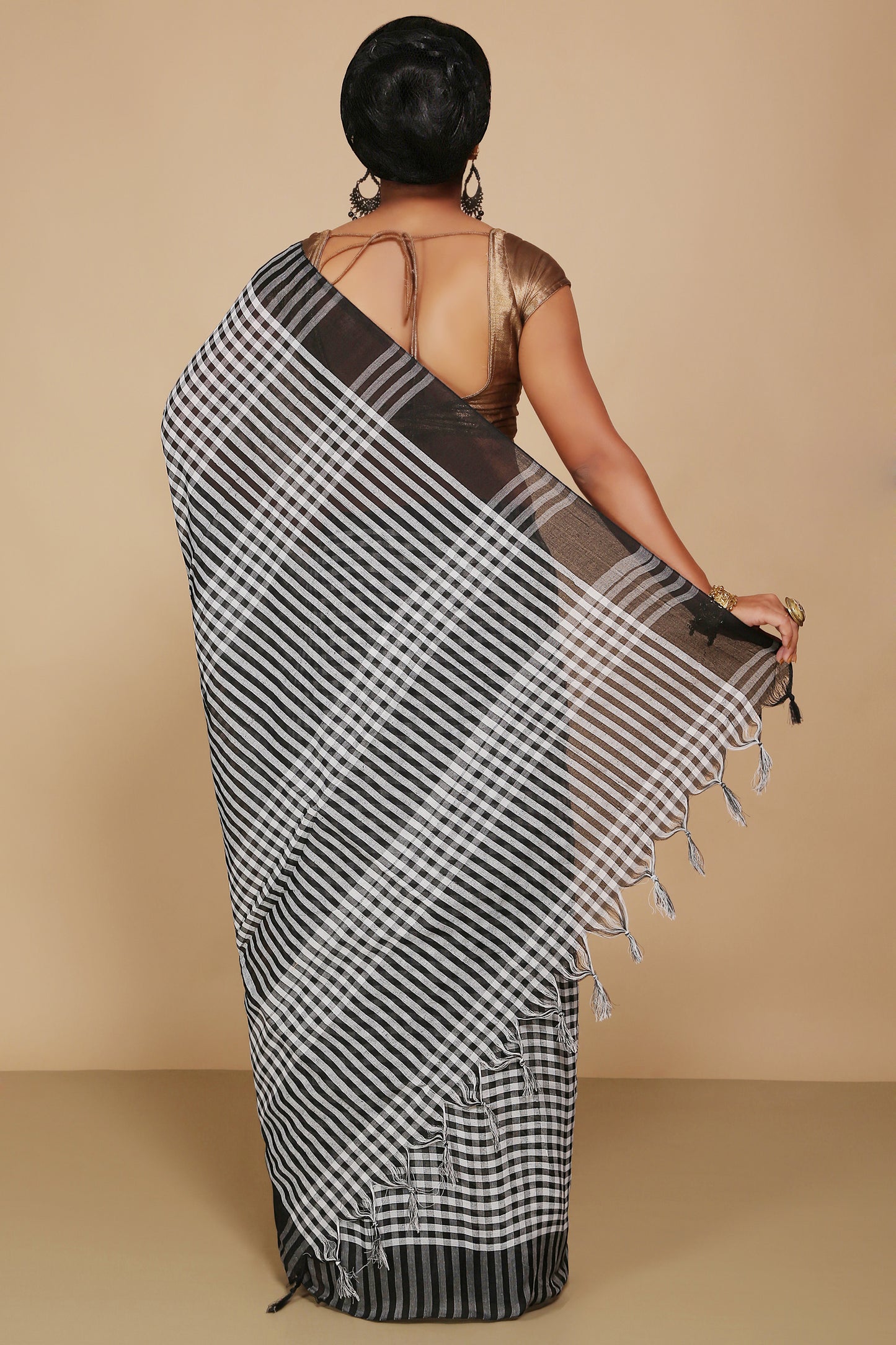 Cotton Check Saree With Blouse Piece (White Black)