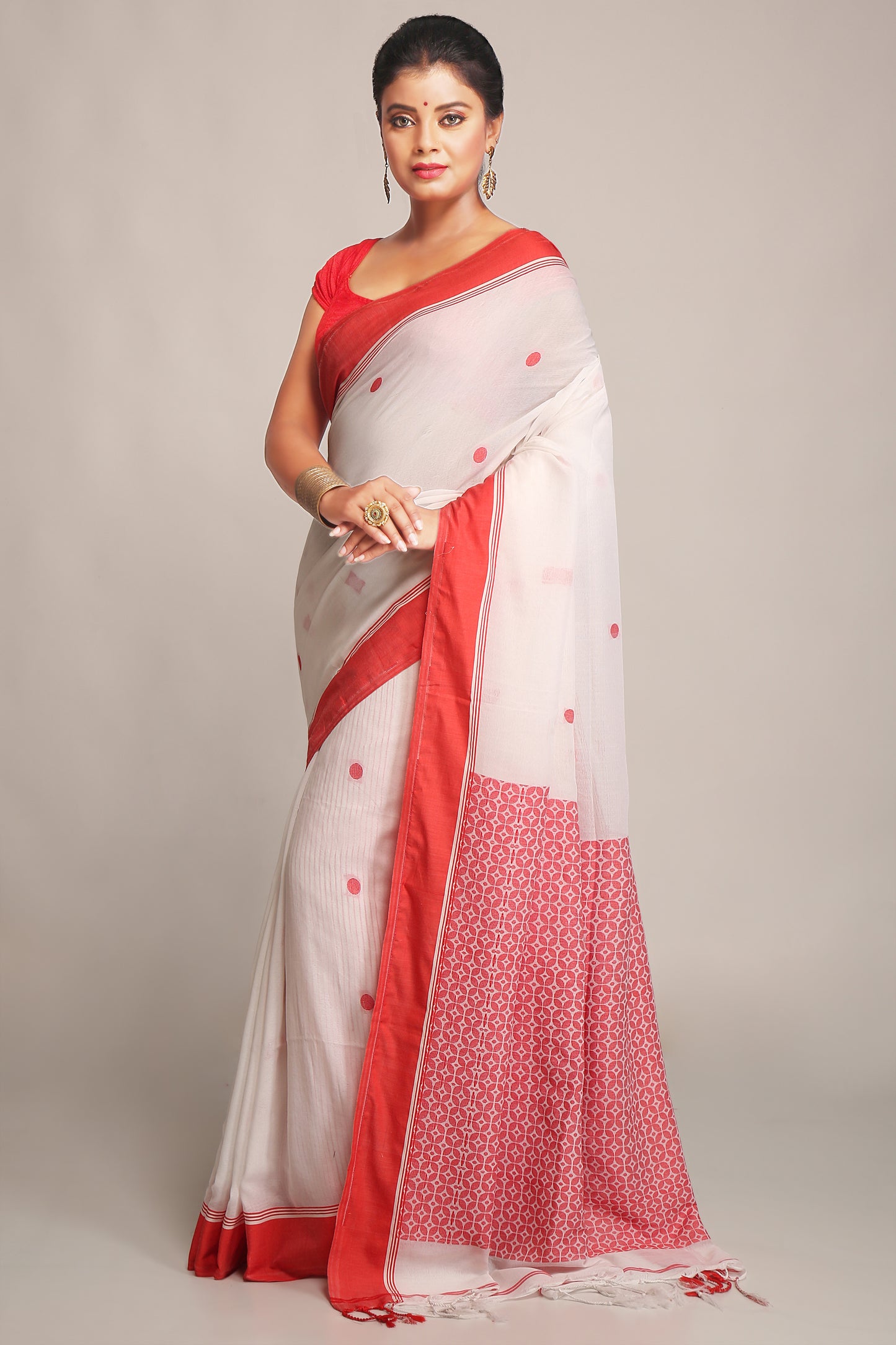 Cotton Silk Aam Brocade Softs Sarees. (White & Red)