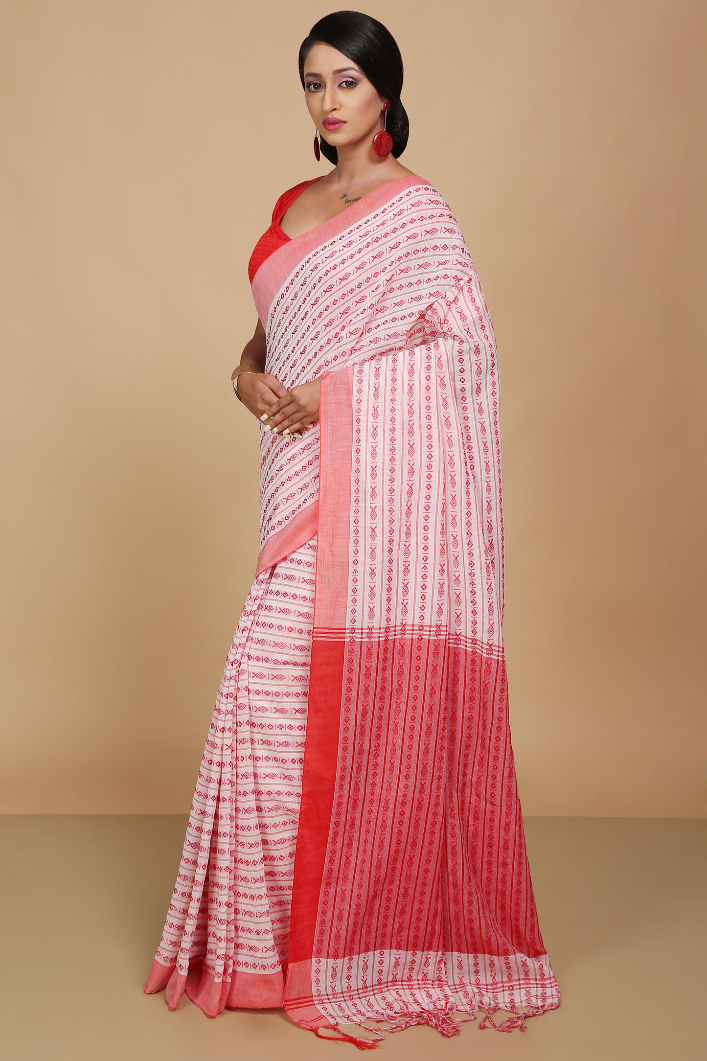 All over fish motive cotton saree (White Red)