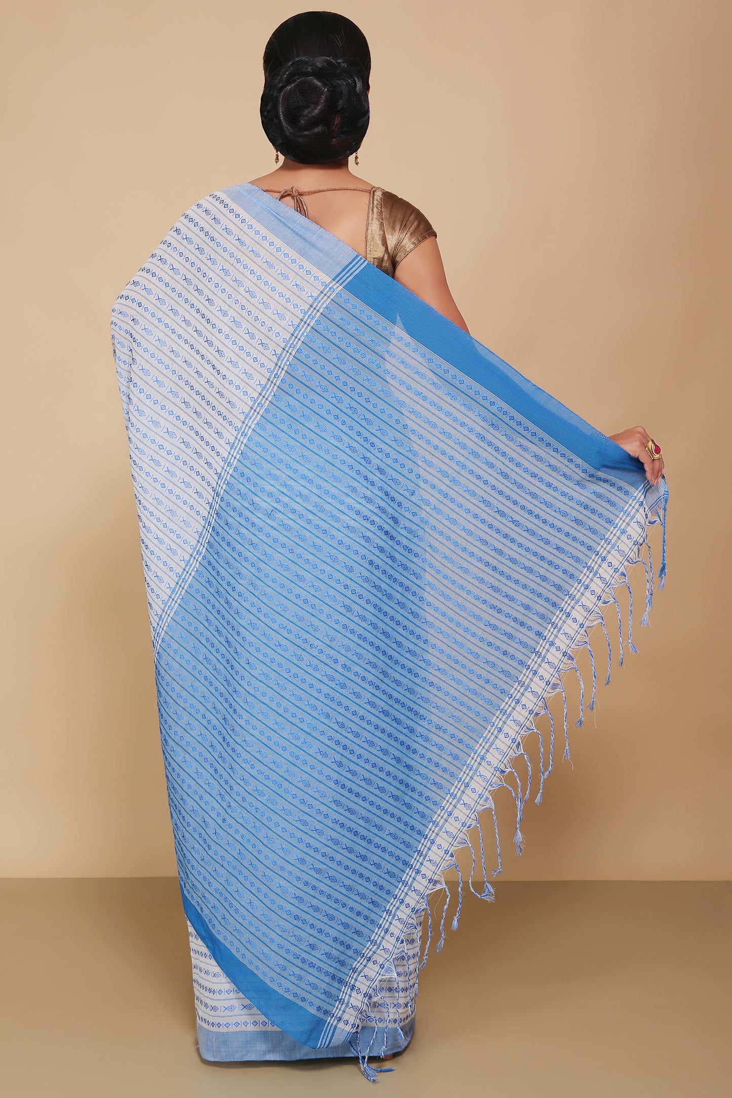 All over fish motive cotton saree (White Sky)