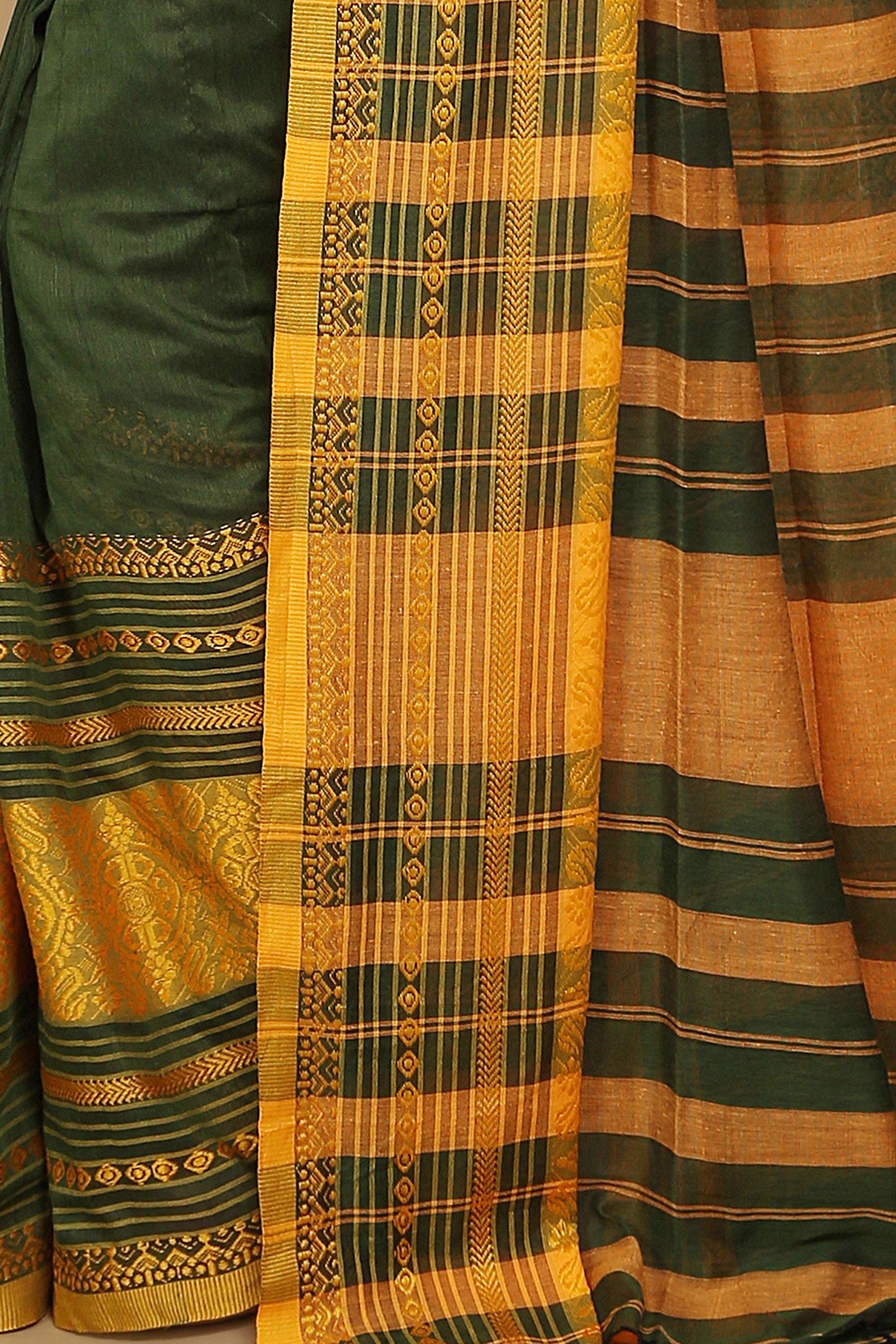 mahapar cotton saree  (Pesta)