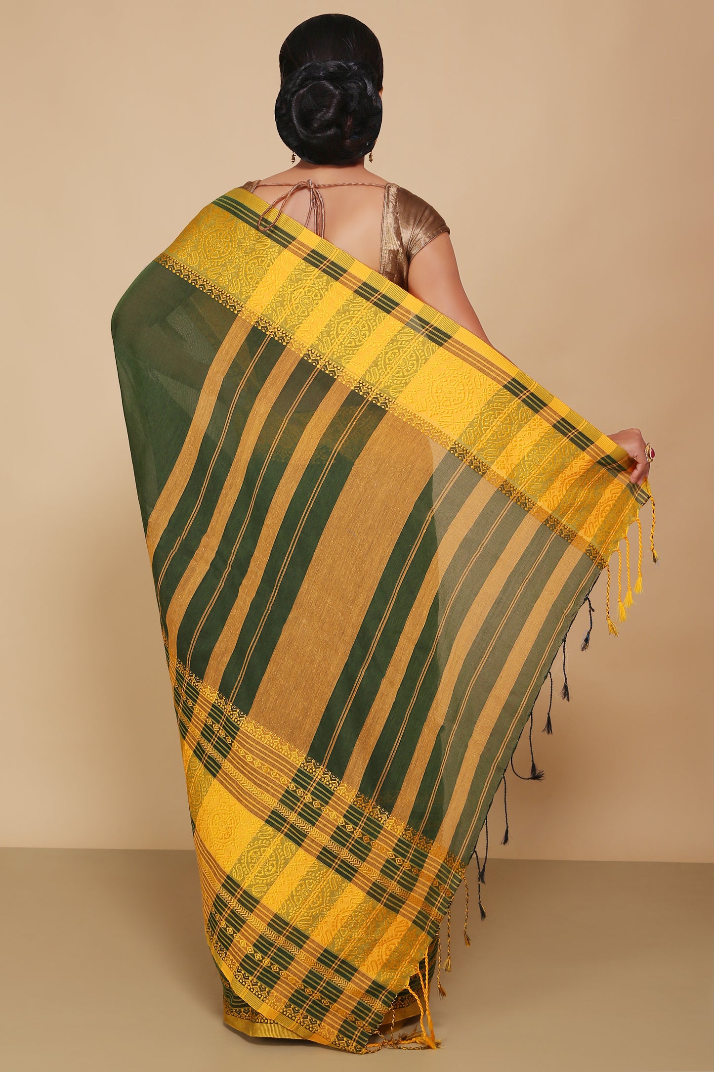 mahapar cotton saree  (Pesta)