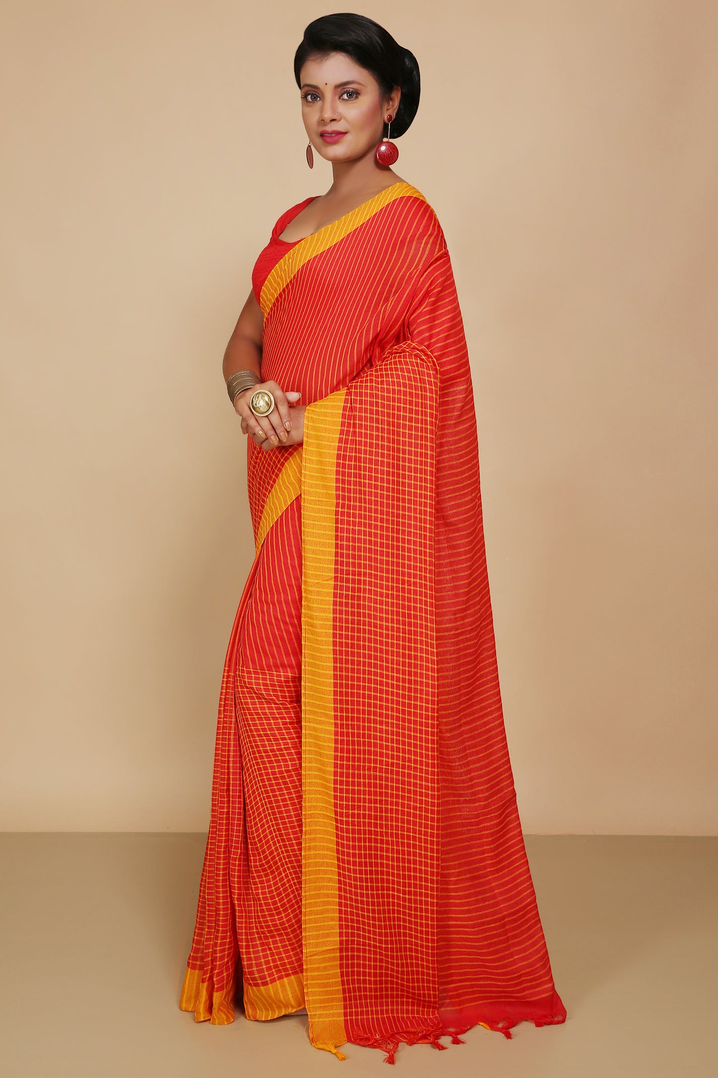 Traditional Cotton Check Saree With Blouse Piece (Red)