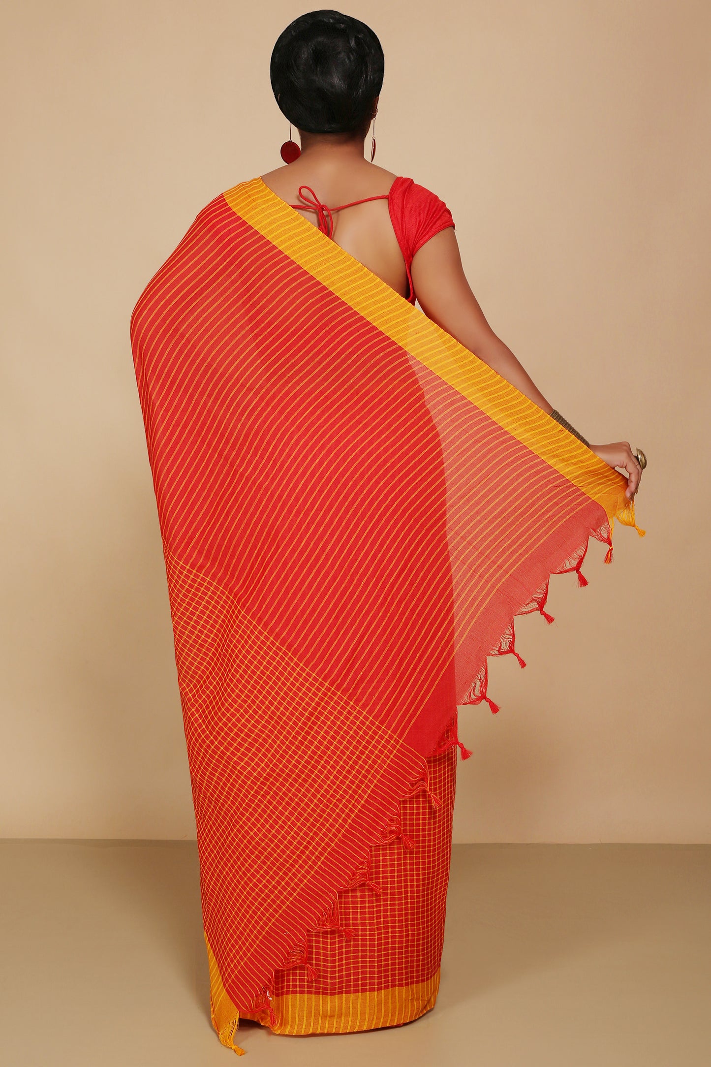 Traditional Cotton Check Saree With Blouse Piece (Red)