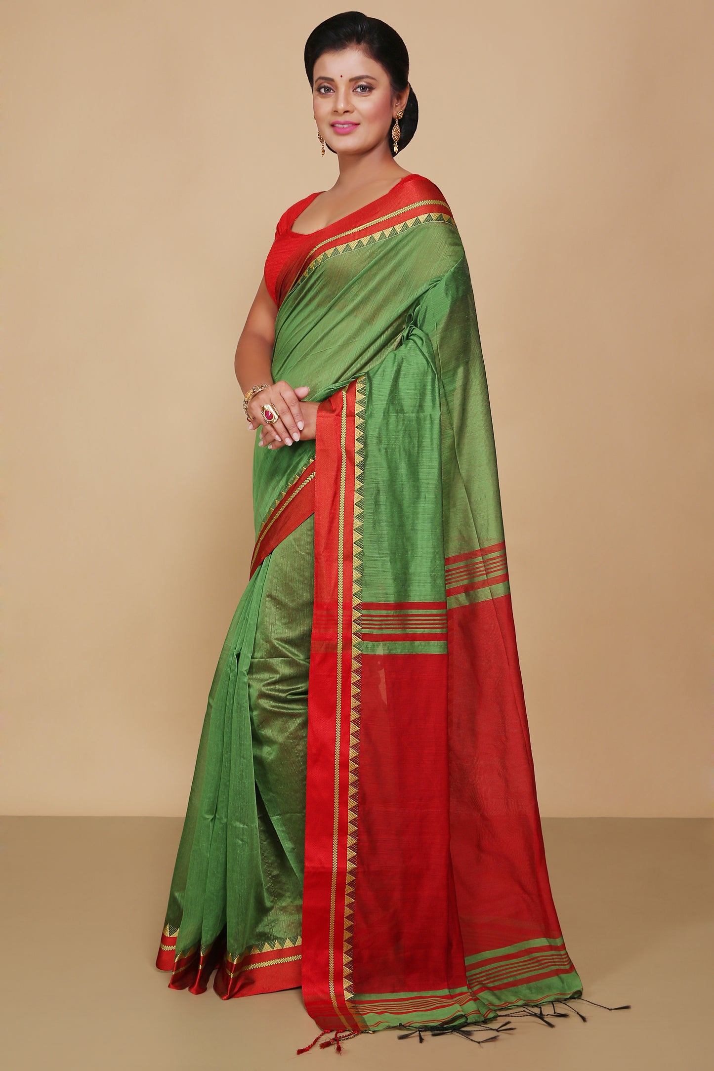 Terchi border handloom saree (Green)