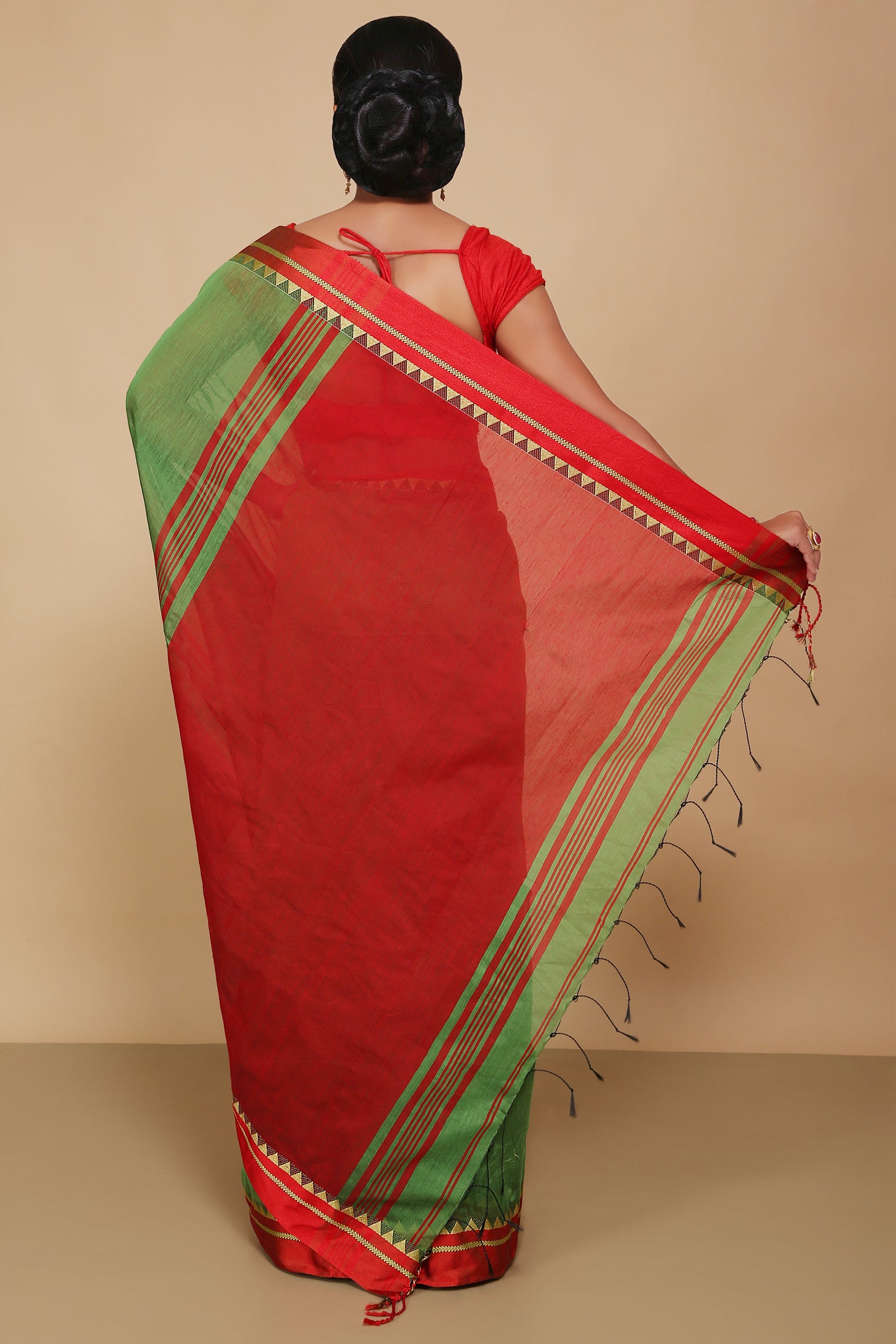 Terchi border handloom saree (Green)