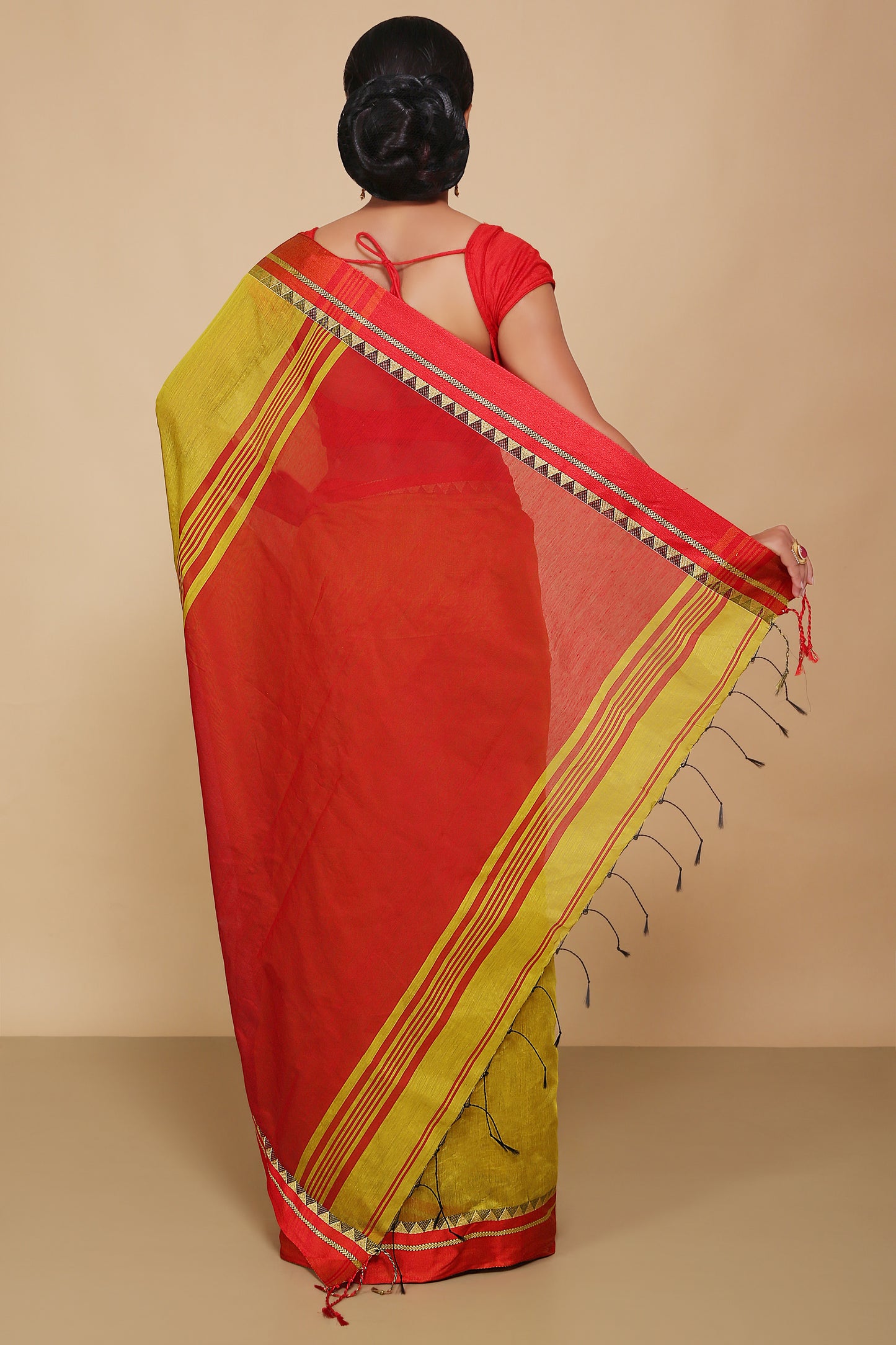 Terchi border handloom saree (Yellow)