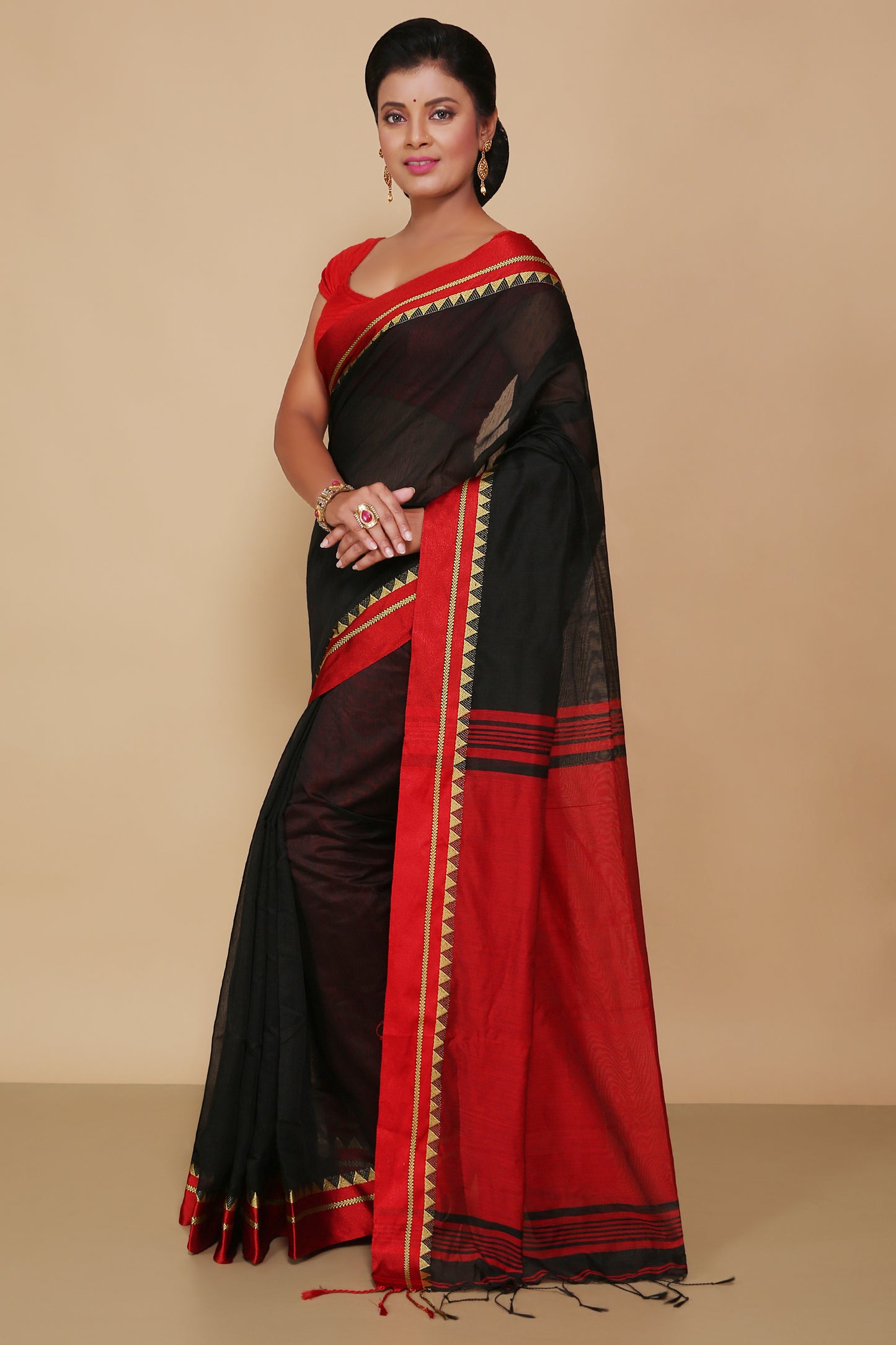 Terchi border handloom saree (Black)