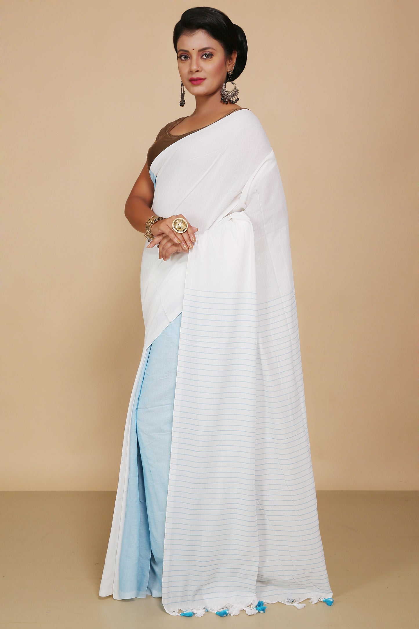 Cotton two-colour molmol Saree With Blouse Piece (White Turquise)