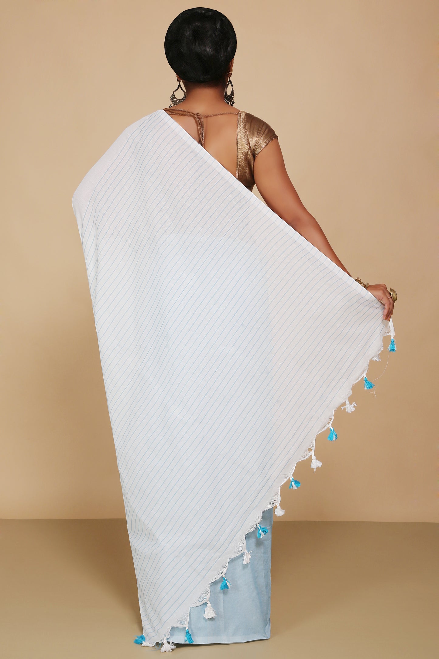 Cotton two-colour molmol Saree With Blouse Piece (White Turquise)