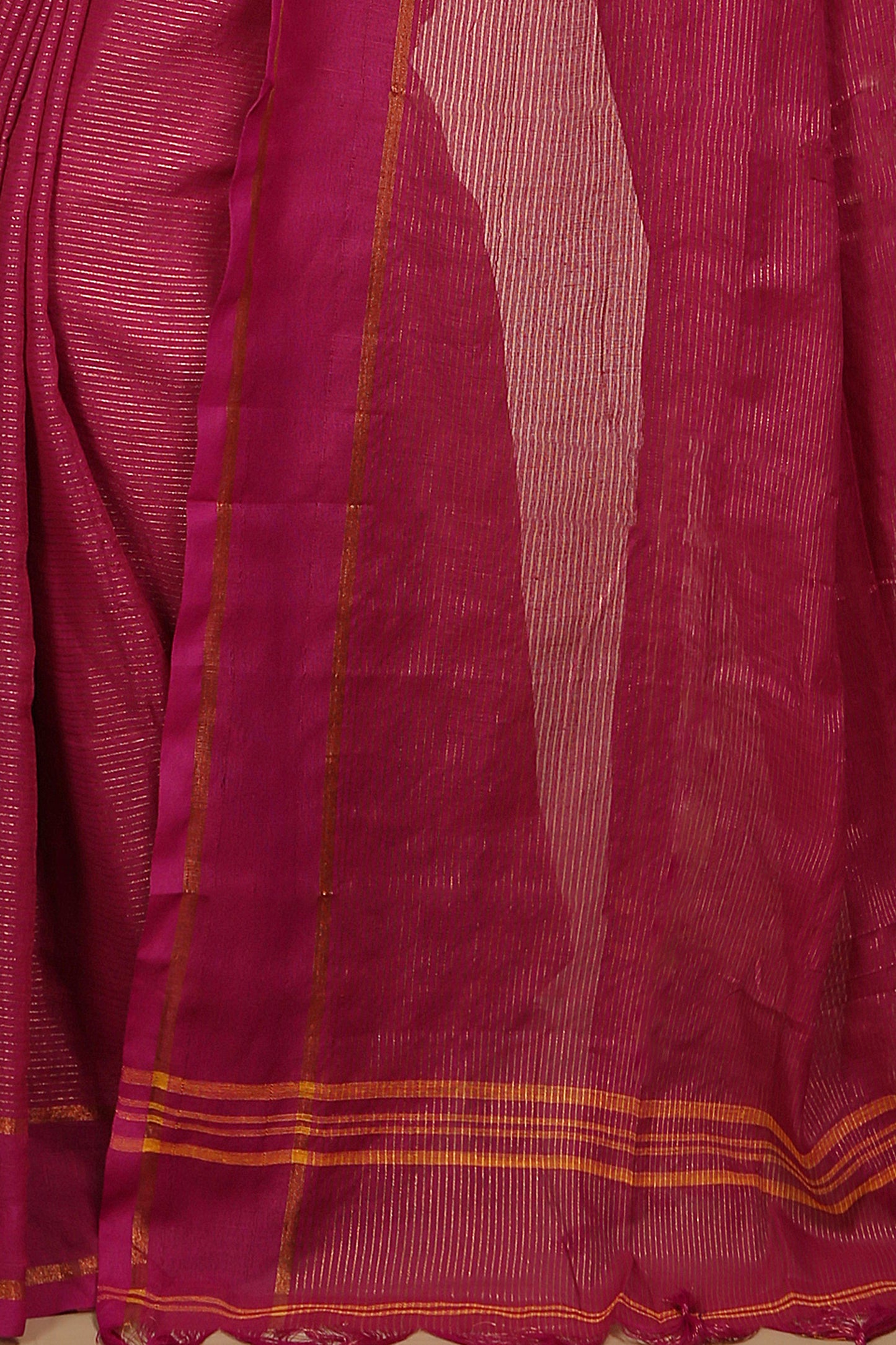 Cotton Jari Check Handloom Saree (Magenda)