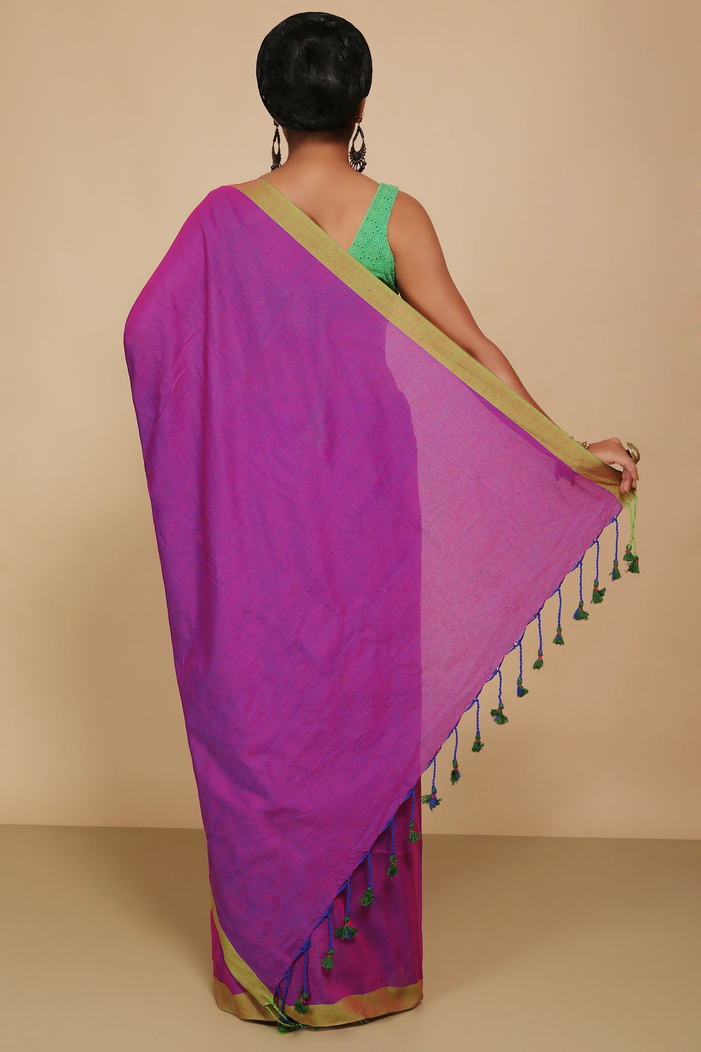 Handloom Cotton Border molmol Saree With Blouse Piece (Magenda)