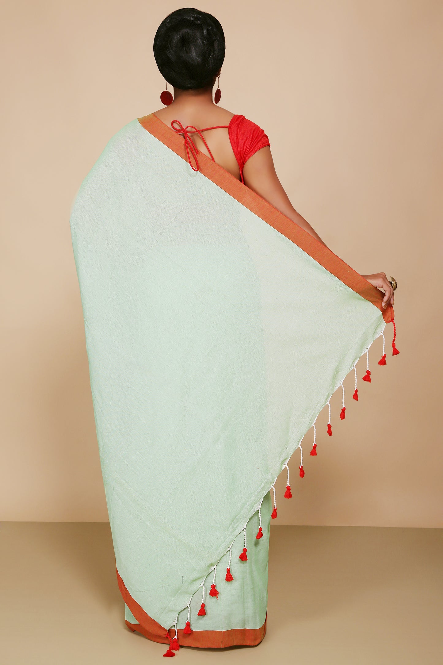 Handloom Cotton Border molmol Saree With Blouse Piece (Light Sky)