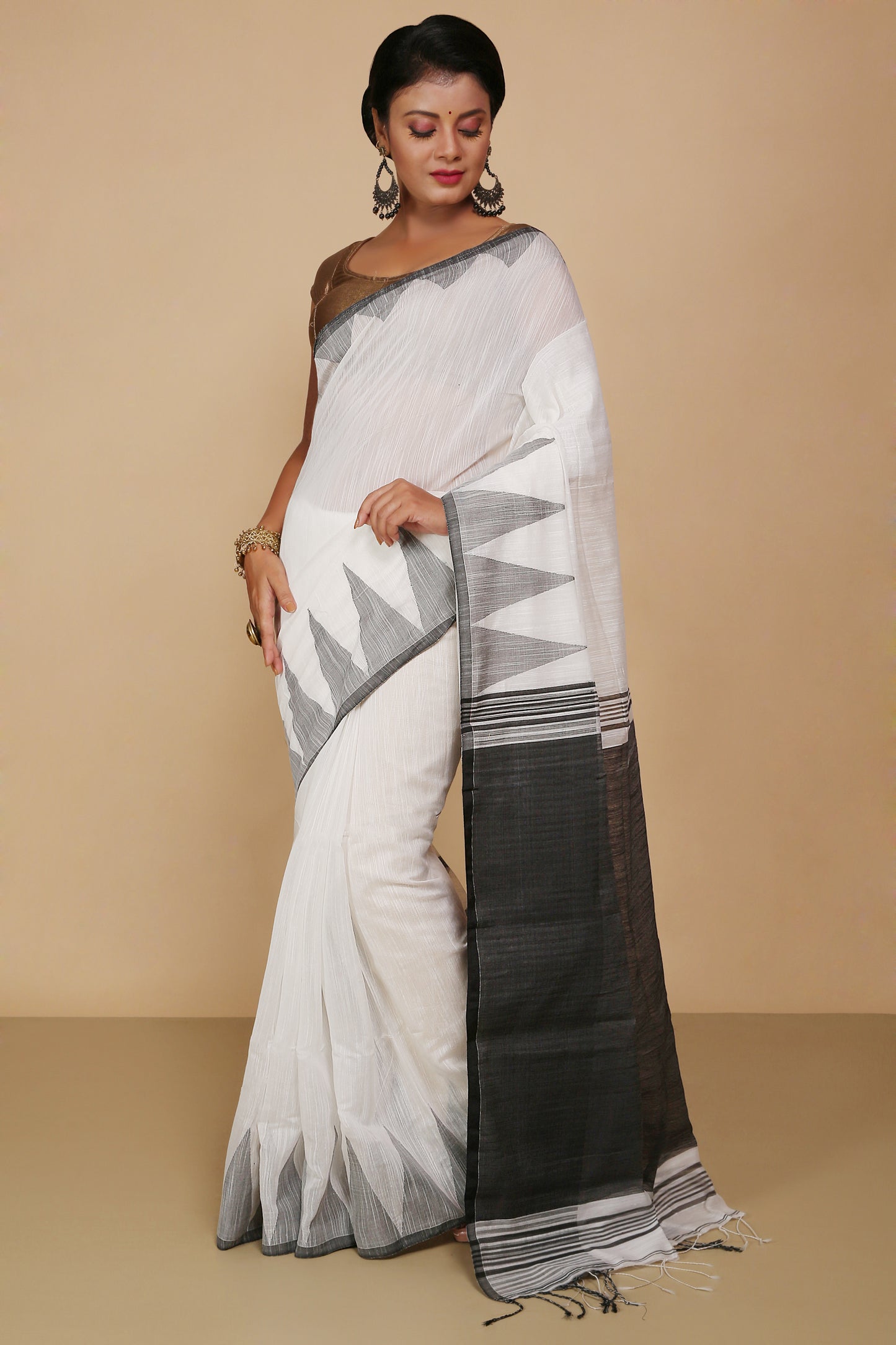 Traditional Indian Temple Border Silk Cotton Saree With Blouse Piece (White)