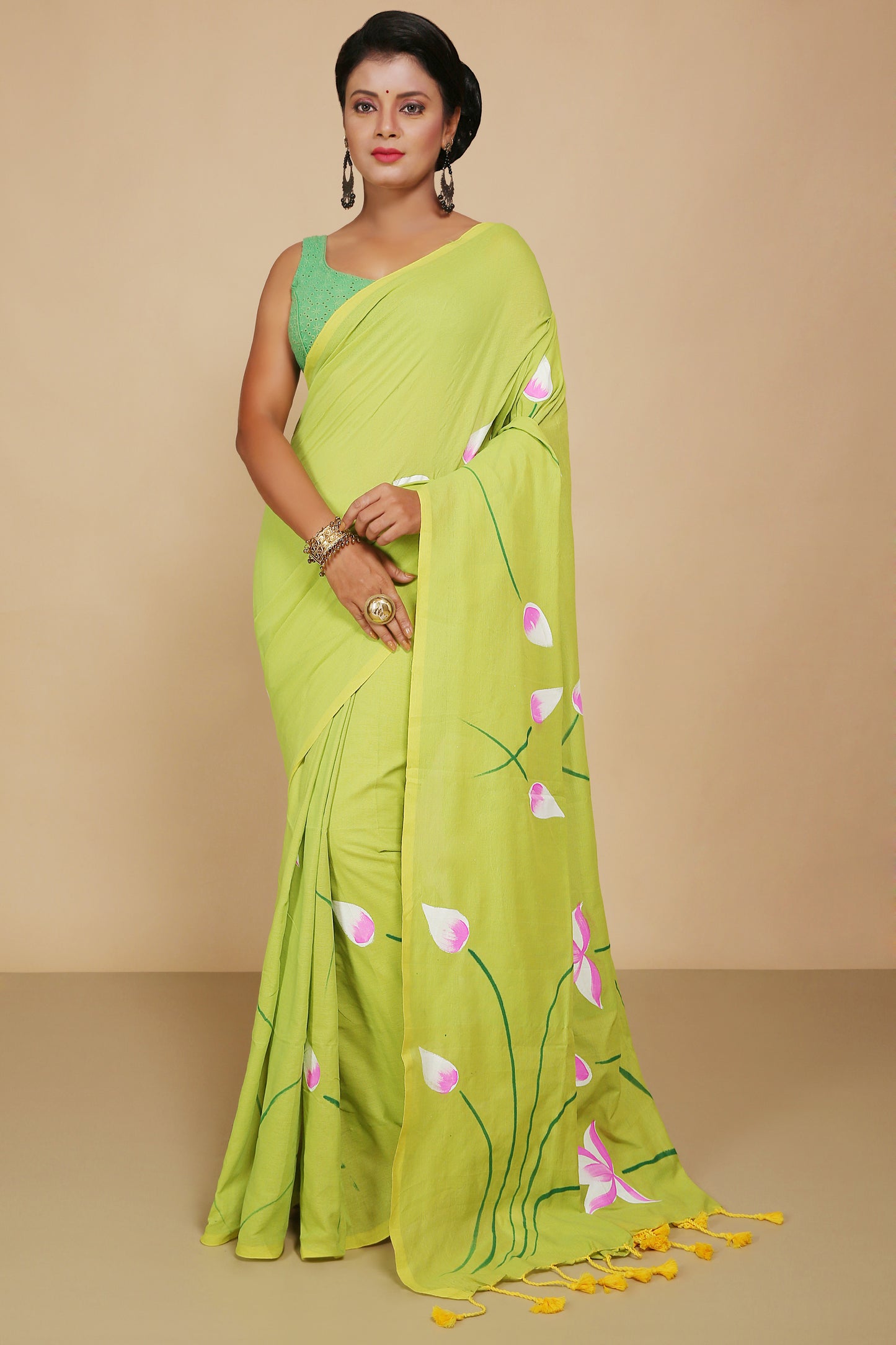 Cotton Lotus Flower Print Saree With Blouse Piece (Green)