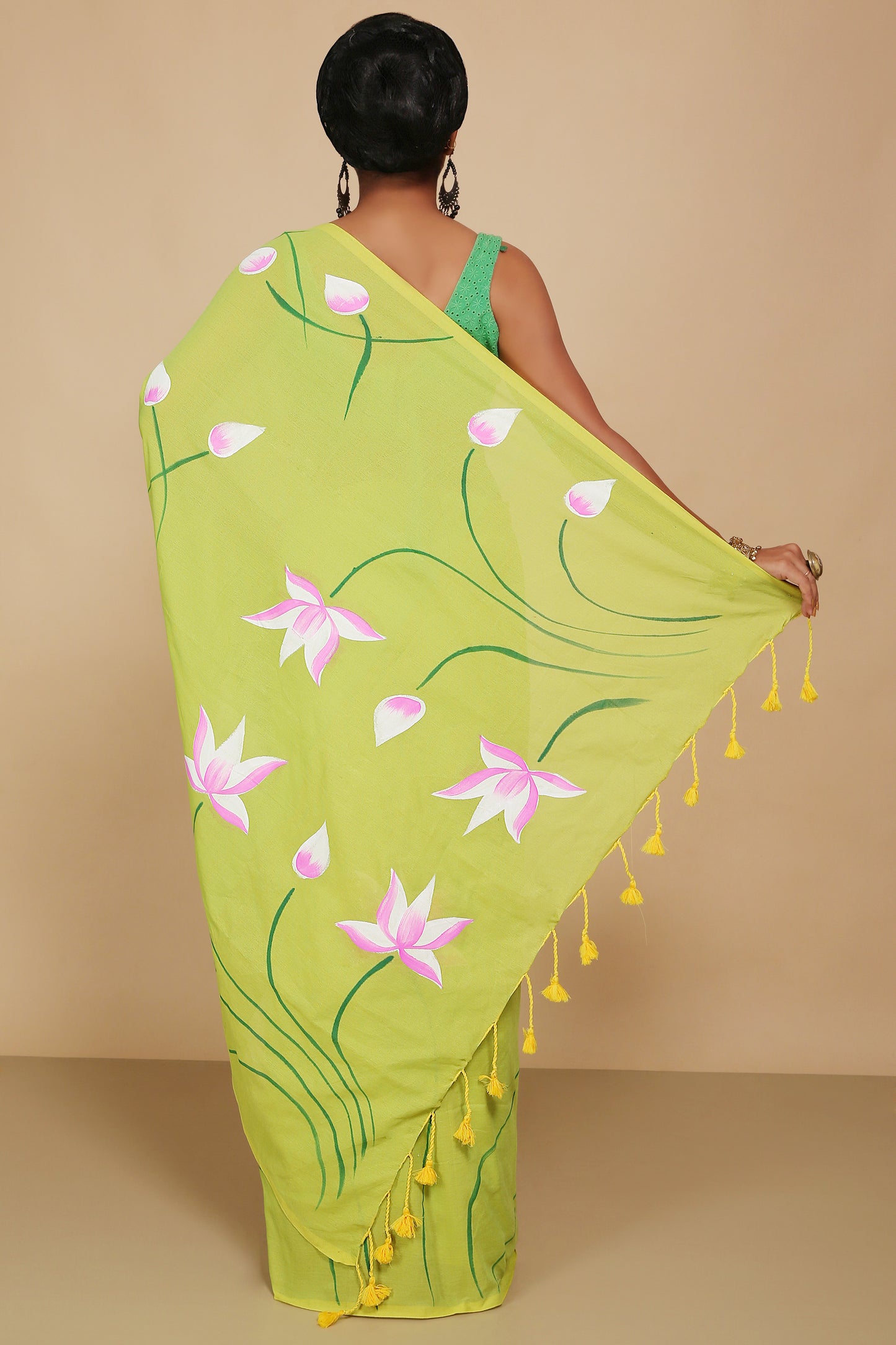 Cotton Lotus Flower Print Saree With Blouse Piece (Green)