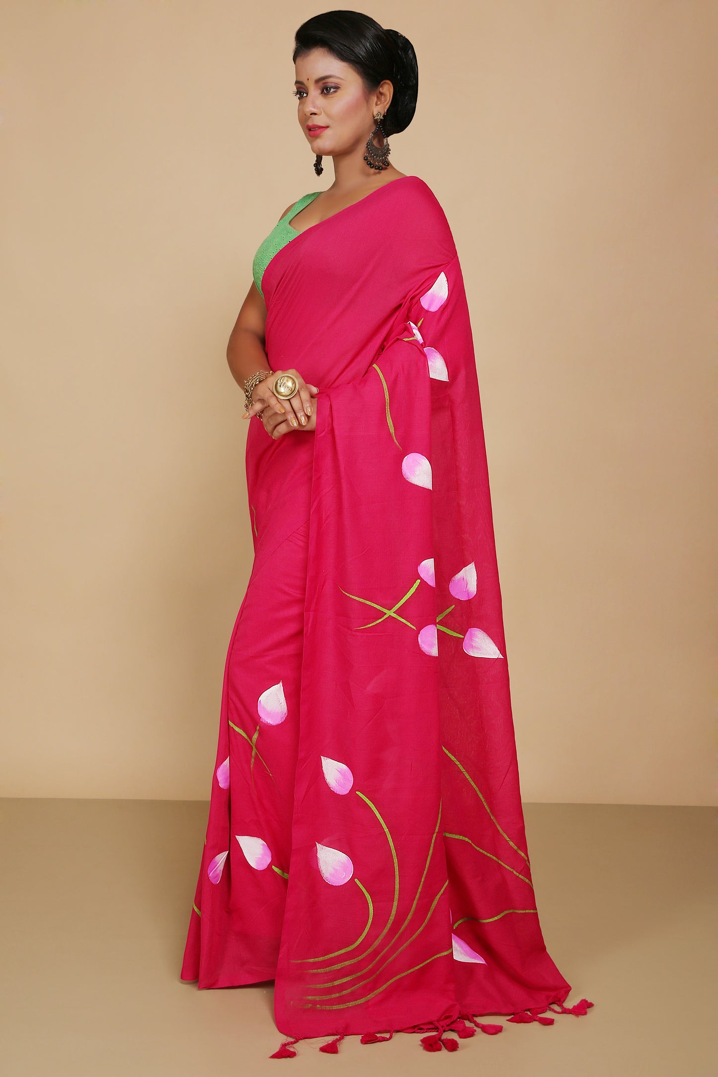 Cotton Lotus Flower Print Saree With Blouse Piece (Red)