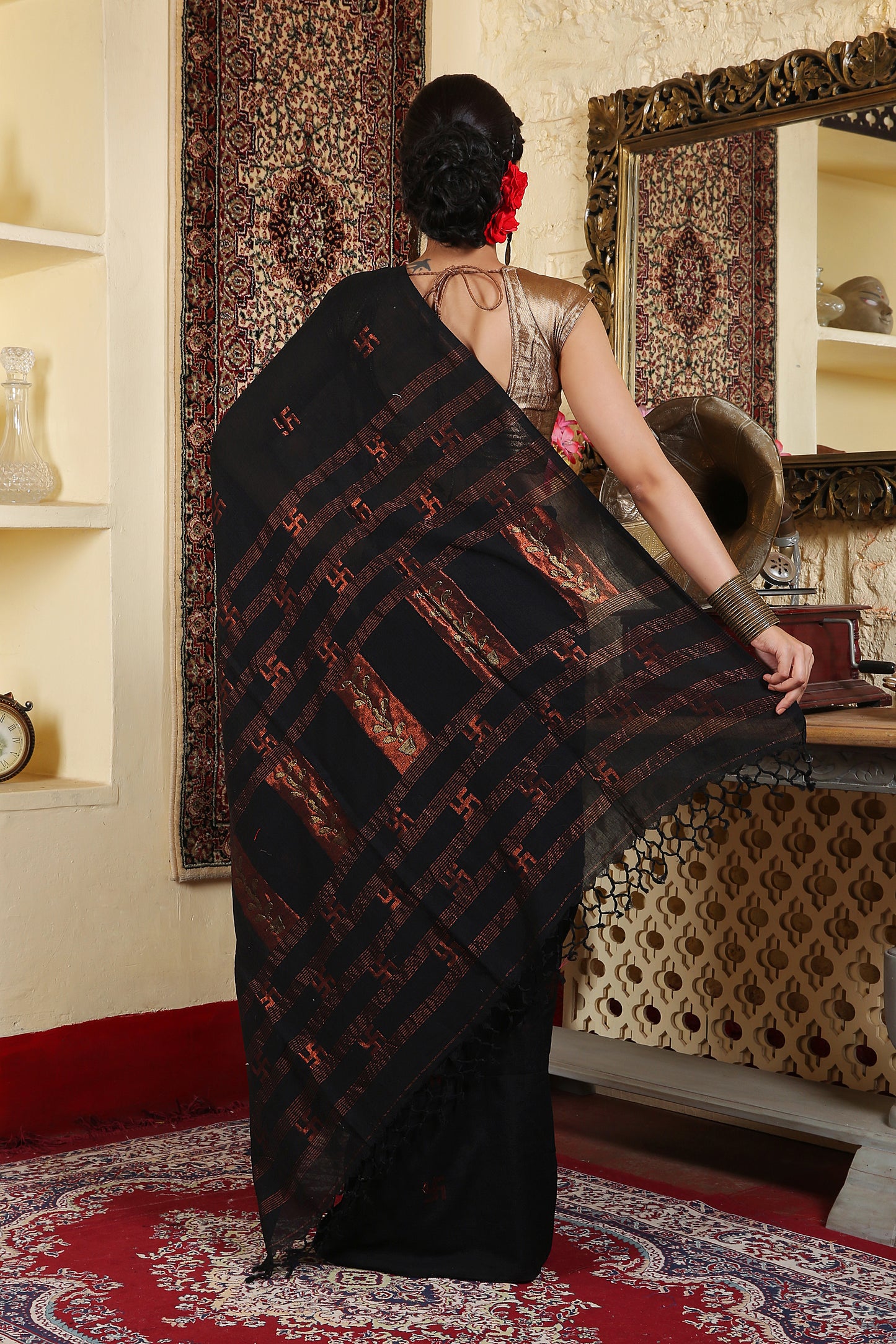 Jamdani weave pure cotton shastik saree (Black)