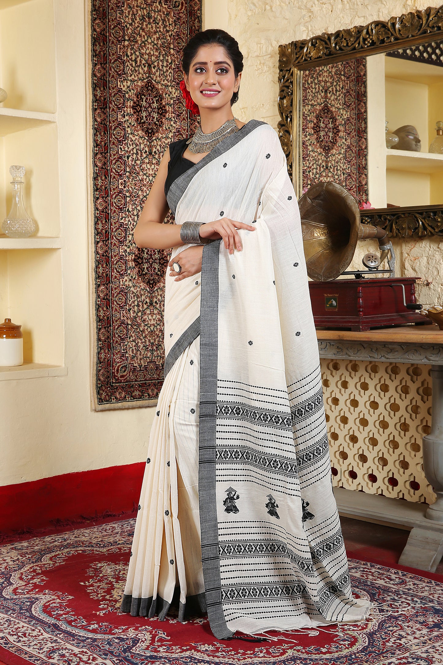 Pure cotton jamdani weave anchal buti putul motif design saree (White Black)