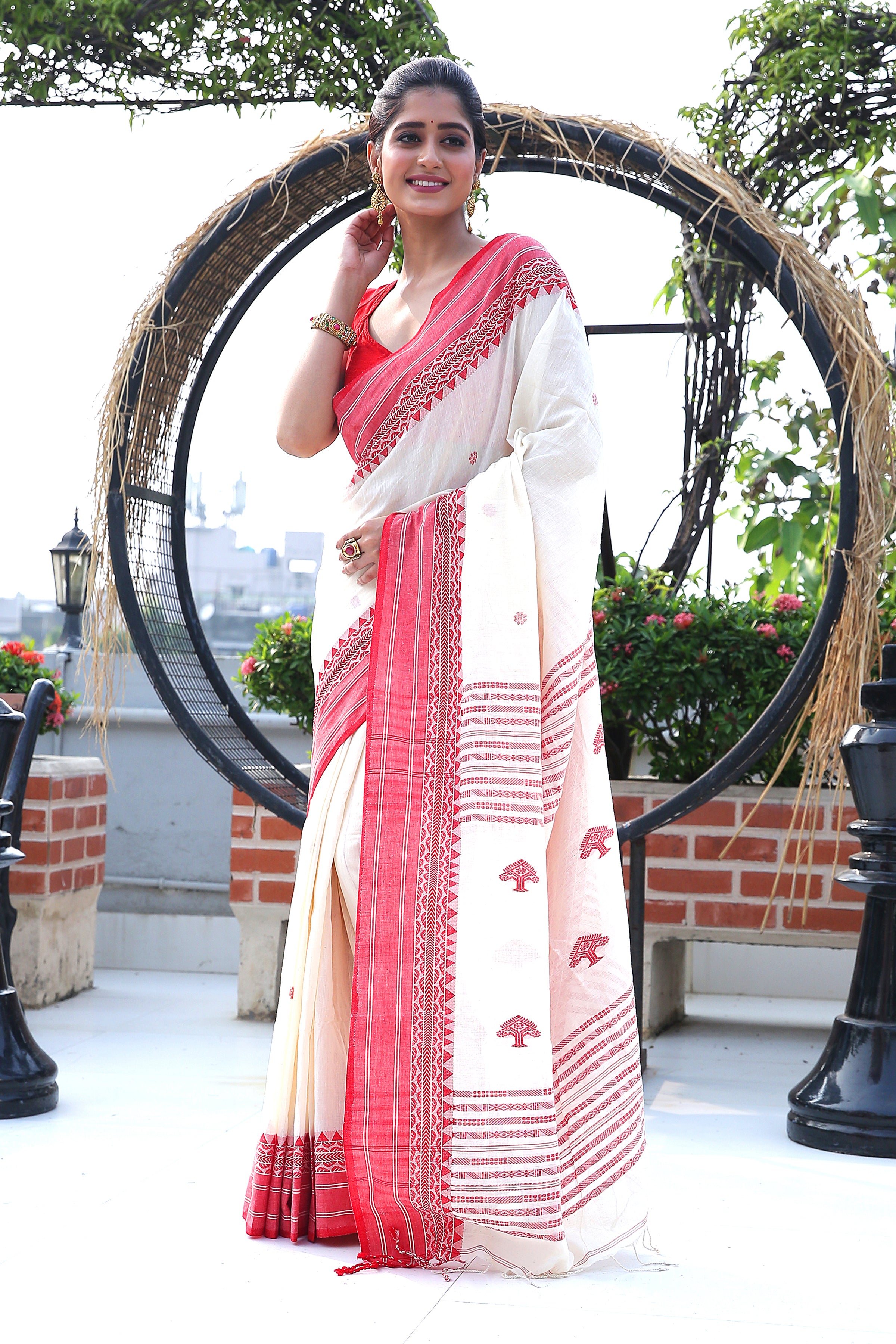 Pure traditional Tangail weaving pattern saree (White Red)