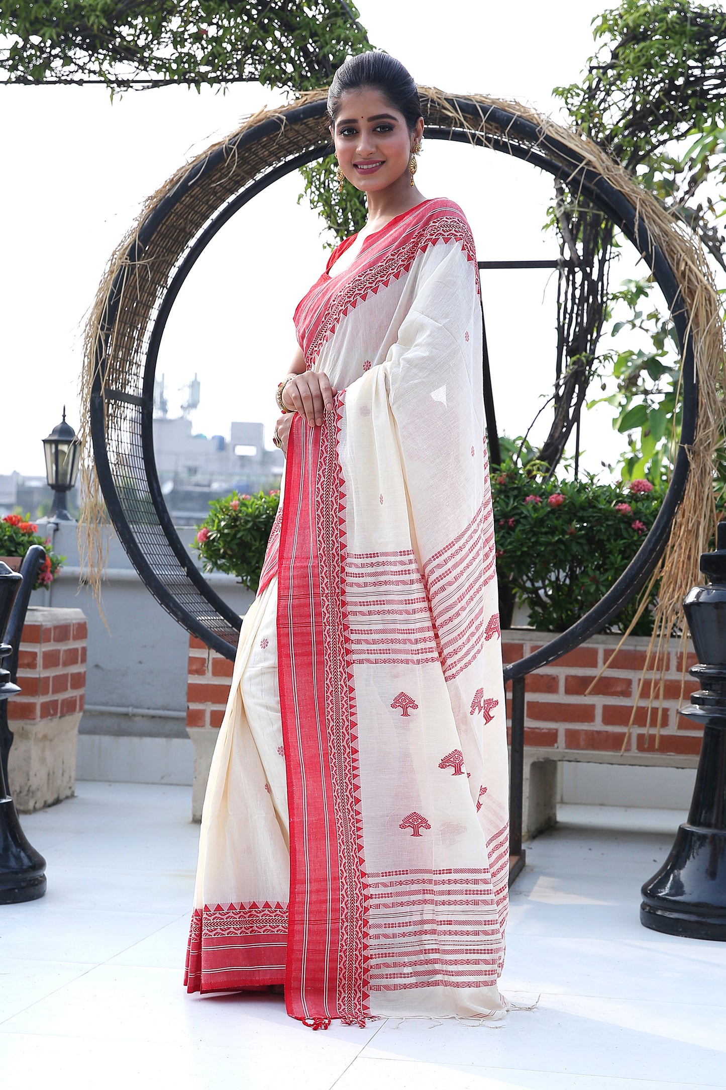 Pure traditional Tangail weaving pattern saree (White Red)