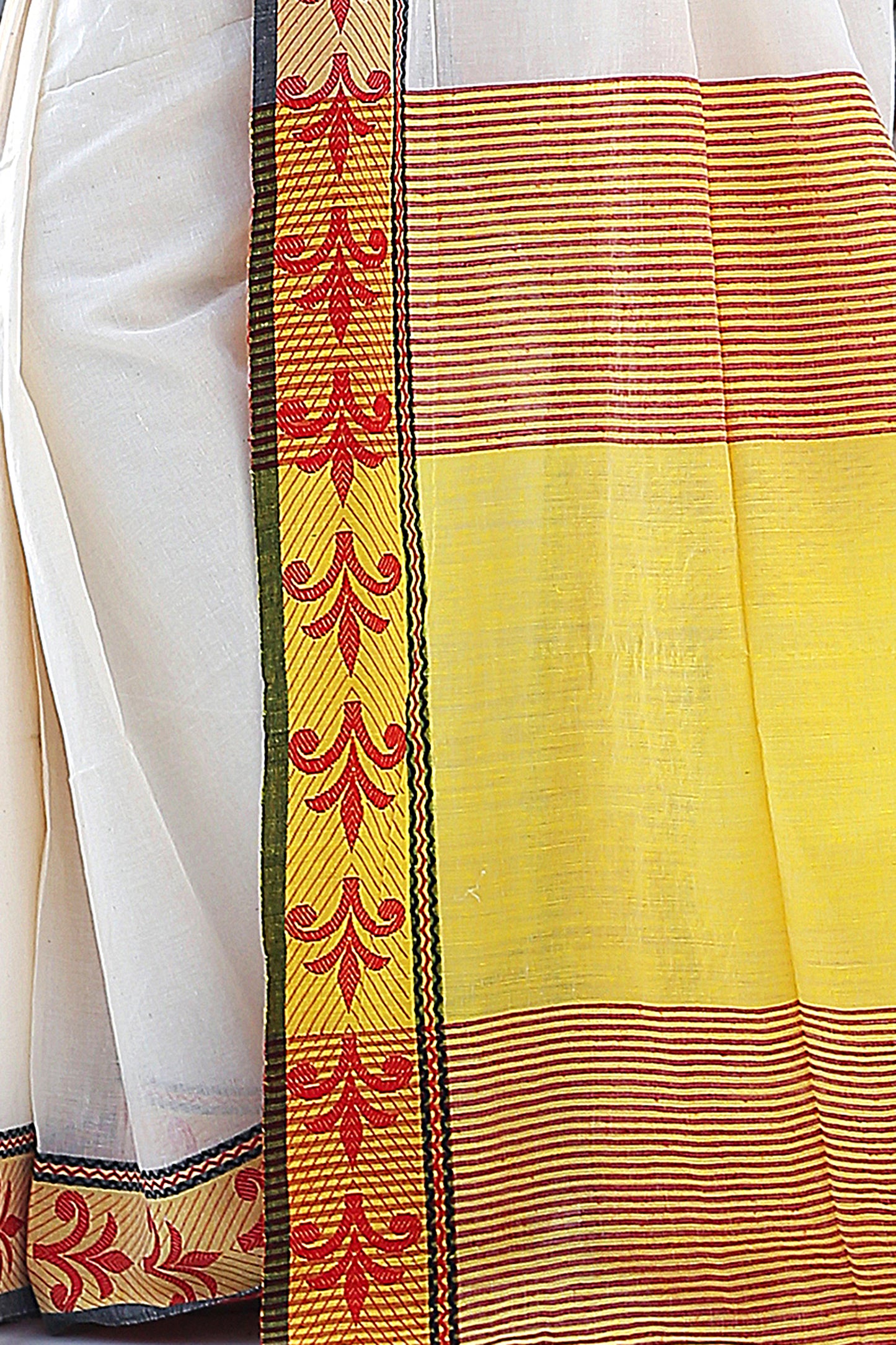 Hanspan cotton jamdani weaving anchal matka buti saree (White)